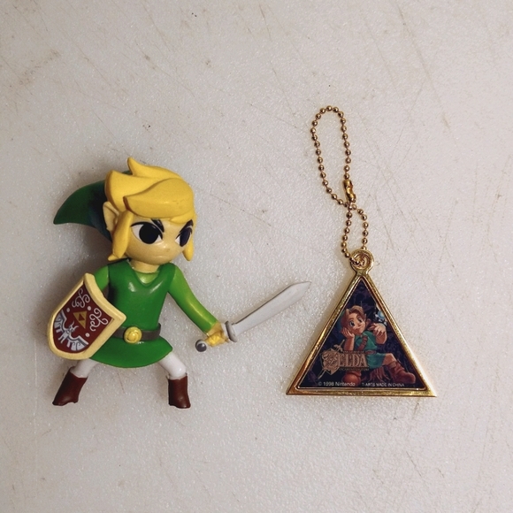 The Legend of Zelda Action Figure & Chain - Picture 1 of 6